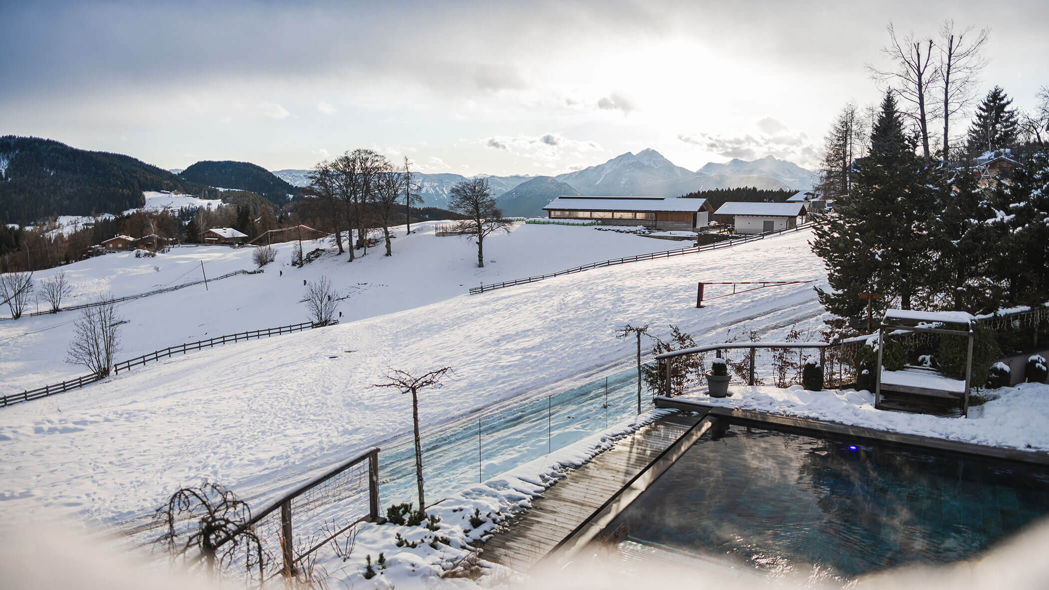 Ausblick im Winter auf den Pool
