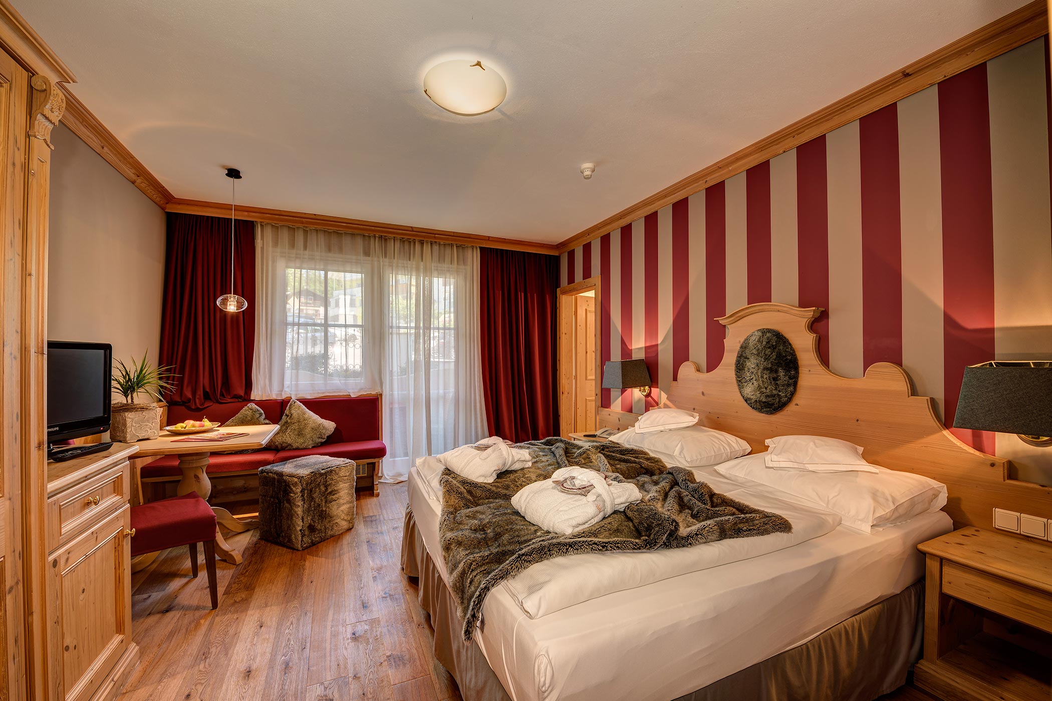 Double Room Cuddle Design - Hotel Hirzer