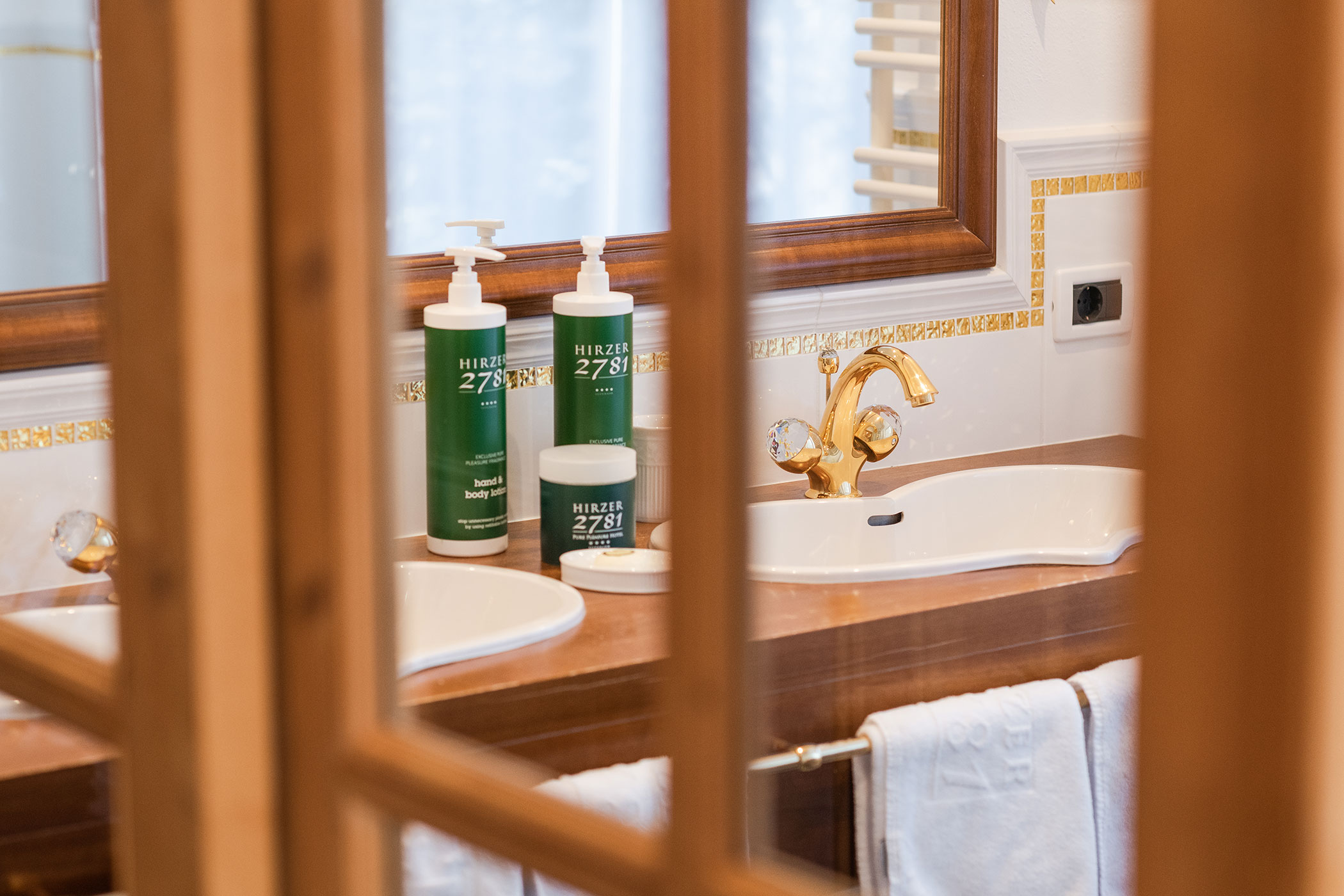 Bathroom details - Hotel Hirzer