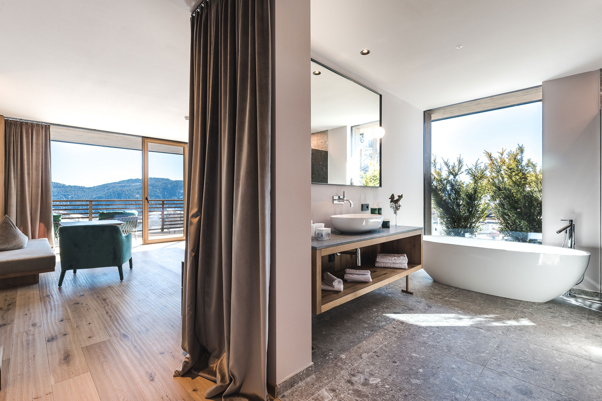 Luxury Suite H - Living - Hotel Hirzer