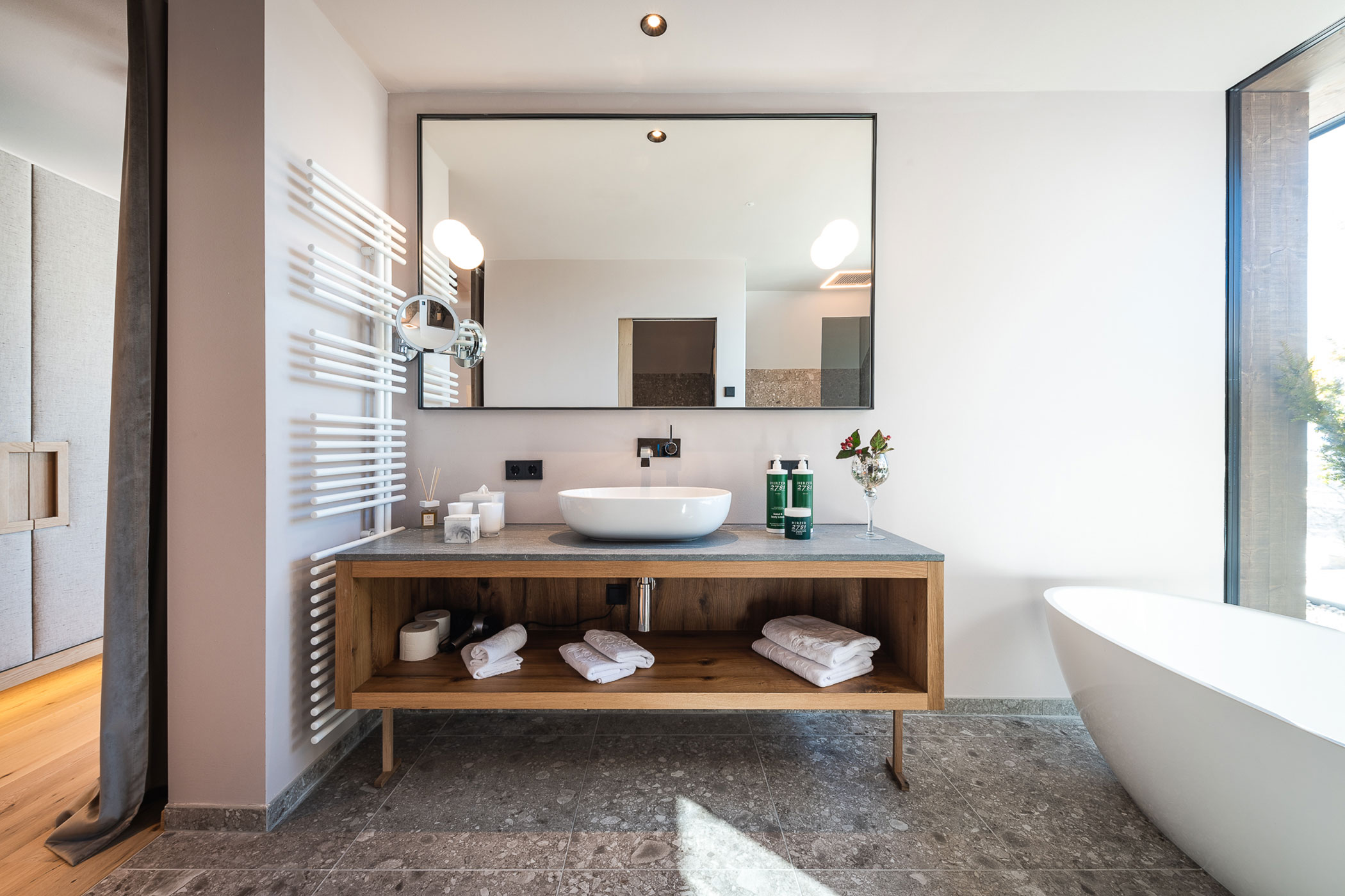 Luxury Suite H - Bathroom - Hotel Hirzer