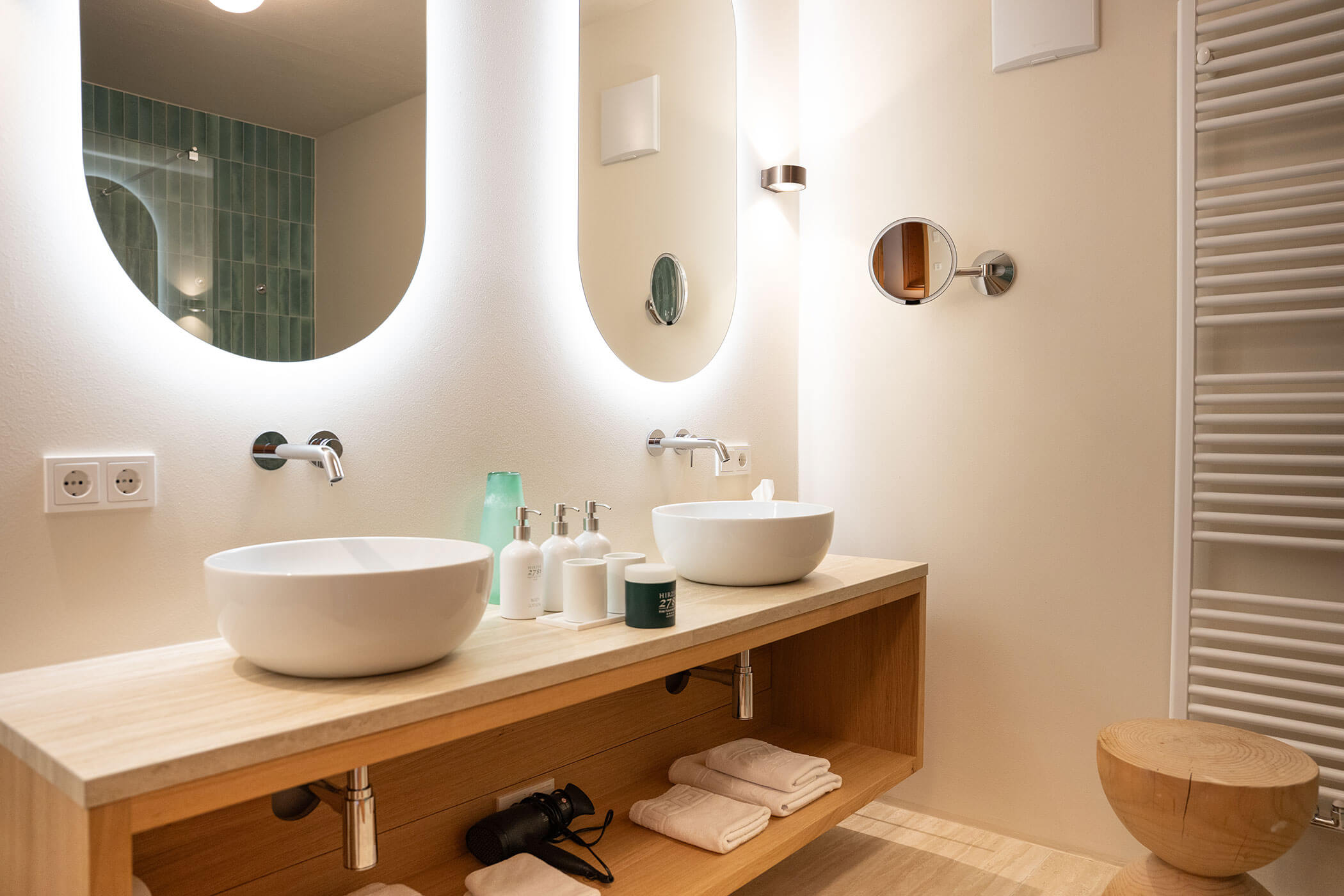 Romantic suite bathroom